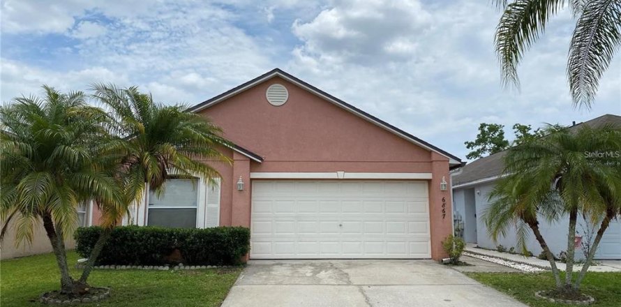 House in Orlando, Florida 3 bedrooms, 118.26 sq.m. № 2266916