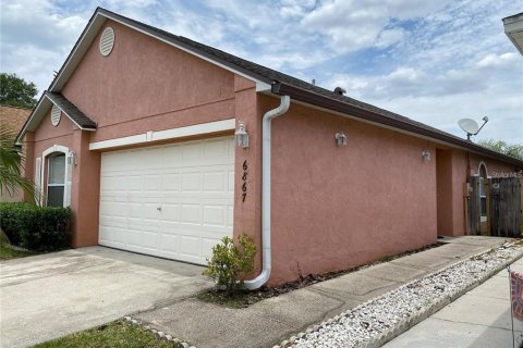 House in Orlando, Florida 3 bedrooms, 118.26 sq.m. № 2266916 - photo 2