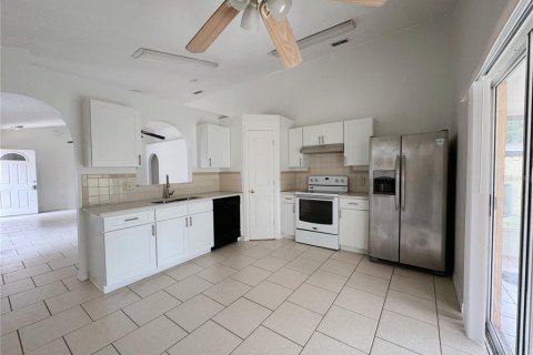 House in Orlando, Florida 3 bedrooms, 118.26 sq.m. № 2266916 - photo 15