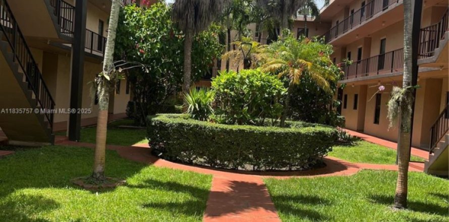 Condo in Sweetwater, Florida, 3 bedrooms  № 1830526