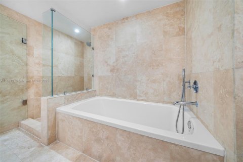 Condominio en venta en Miami Beach, Florida, 2 dormitorios, 156.73 m2 № 1938858 - foto 7
