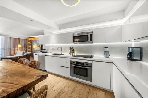 Condominio en venta en Miami Beach, Florida, 2 dormitorios, 156.73 m2 № 1938858 - foto 2