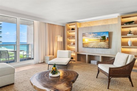 Condominio en venta en Miami Beach, Florida, 2 dormitorios, 156.73 m2 № 1938858 - foto 1
