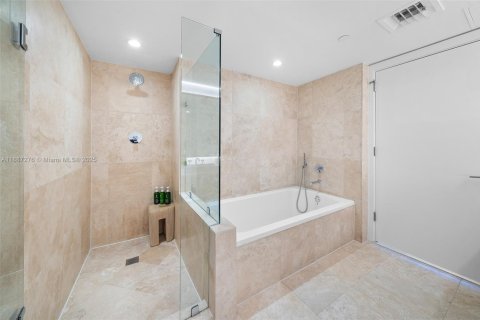 Copropriété à vendre à Miami Beach, Floride: 2 chambres, 156.73 m2 № 1938858 - photo 16