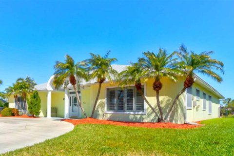 Villa ou maison à vendre à Palm Coast, Floride: 4 chambres, 246.56 m2 № 1527725 - photo 2