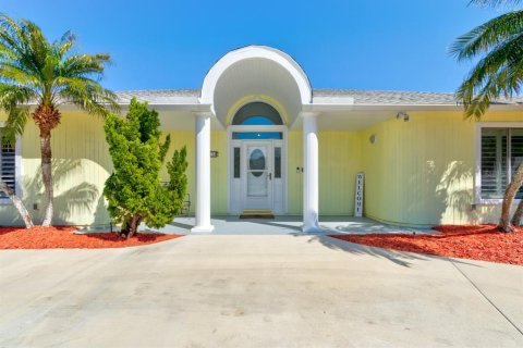 Villa ou maison à vendre à Palm Coast, Floride: 4 chambres, 246.56 m2 № 1527725 - photo 4