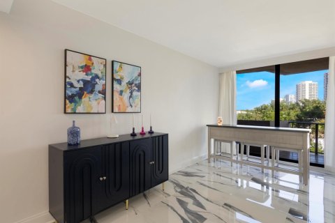 Condo in Riviera Beach, Florida, 2 bedrooms  № 2081820 - photo 8