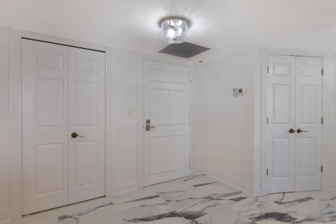 Condo in Riviera Beach, Florida, 2 bedrooms  № 2081820 - photo 26