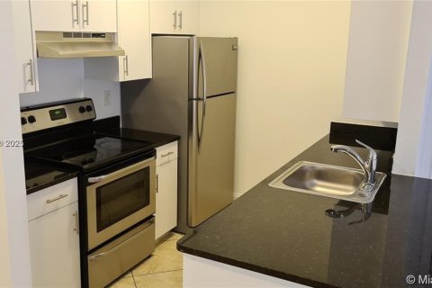 Apartamento en alquiler en Pembroke Pines, Florida, 2 dormitorios, 86.58 m2 № 1953586 - foto 5