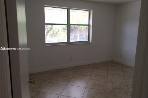 Apartamento en alquiler en Pembroke Pines, Florida, 2 dormitorios, 86.58 m2 № 1953586 - foto 6