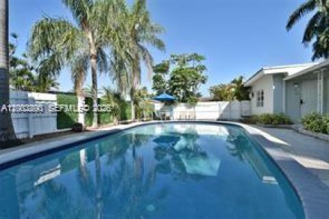 House in Dania Beach, Florida № 2069363 - photo 2