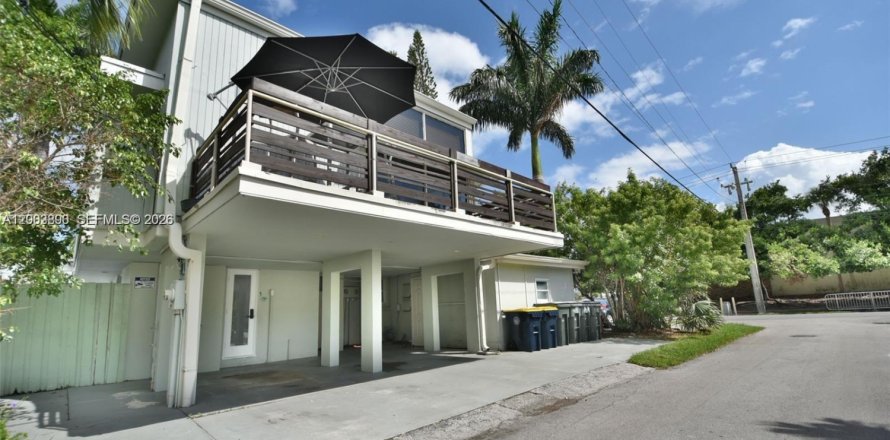 Studio in Dania Beach, Florida № 2069363