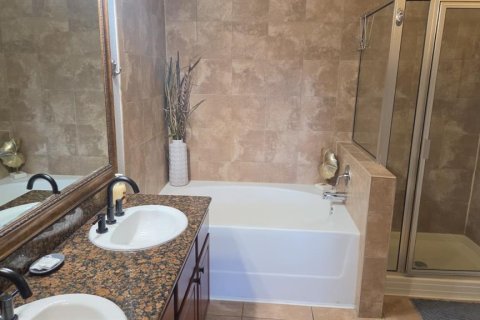Condo in Davenport, Florida, 2 bedrooms  № 2386198 - photo 7