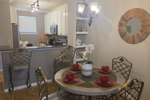 Condo in Davenport, Florida, 2 bedrooms  № 2386198 - photo 3