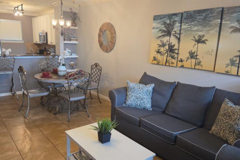 Condo in Davenport, Florida, 2 bedrooms  № 2386198 - photo 4