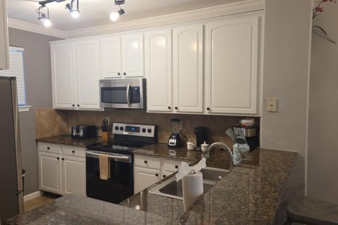 Condo in Davenport, Florida, 2 bedrooms  № 2386198 - photo 2