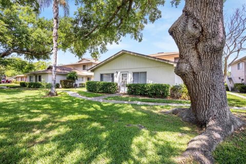Condo in Clearwater, Florida, 2 bedrooms № 2101456 - photo 2