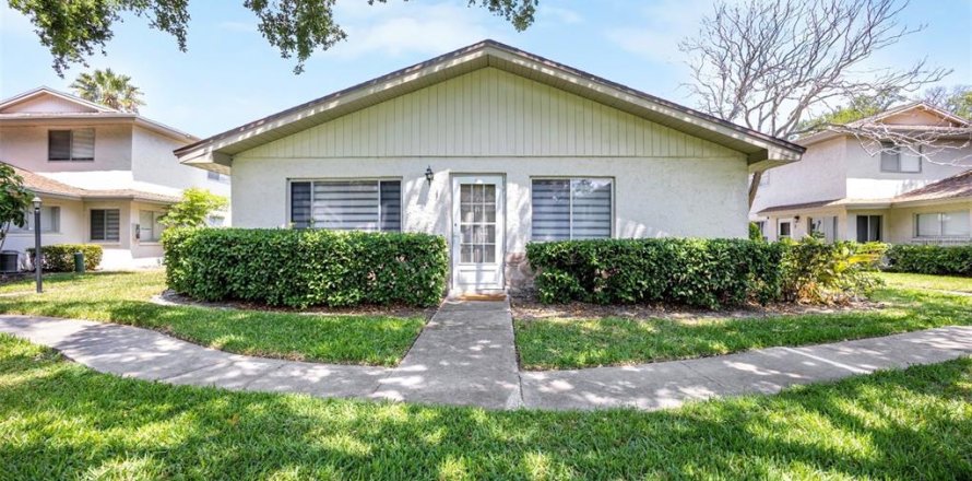 Condo in Clearwater, Florida, 2 bedrooms № 2101456