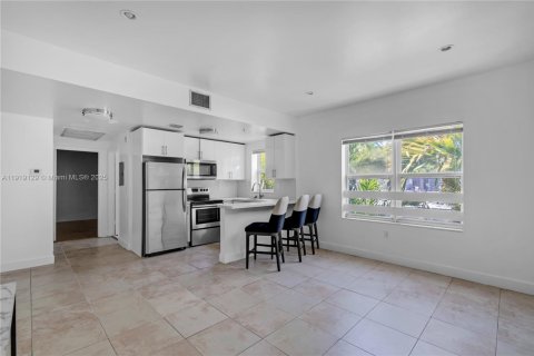 Condo in Miami Beach, Florida, 1 bedroom  № 1974434 - photo 7