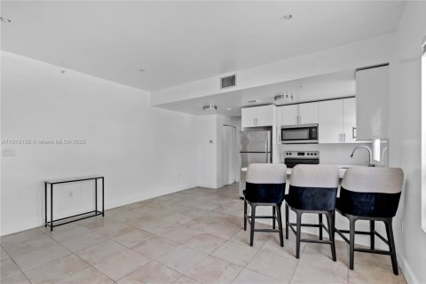 Condo in Miami Beach, Florida, 1 bedroom  № 1974434 - photo 8