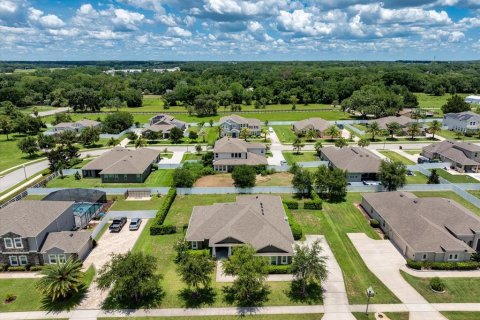 Casa en venta en Apopka, Florida, 4 dormitorios, 235.79 m2 № 1803930 - foto 1