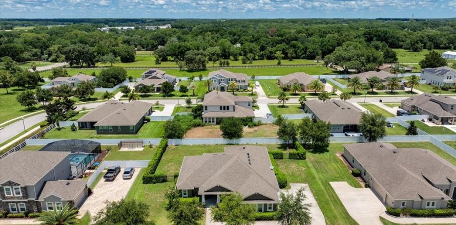 Casa en Apopka, Florida 4 dormitorios, 235.79 m2 № 1803930
