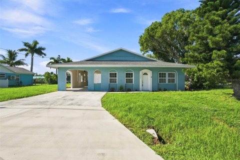 House in Englewood, Florida 3 bedrooms, 161.84 sq.m. № 2294456
