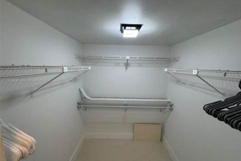 Condominio en venta en Weston, Florida, 2 dormitorios, 102.75 m2 № 2066678 - foto 23