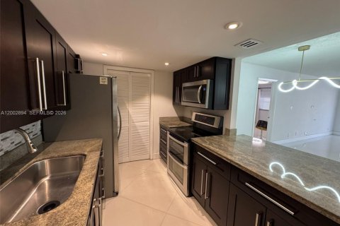 Condominio en venta en Weston, Florida, 2 dormitorios, 102.75 m2 № 2066678 - foto 13