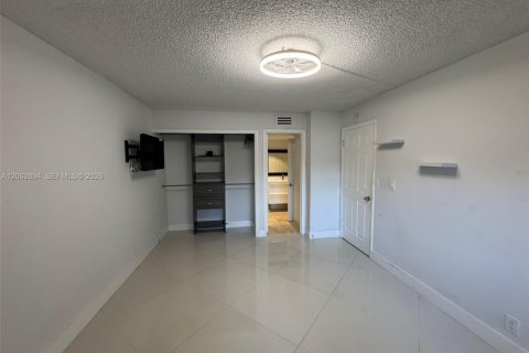 Condominio en venta en Weston, Florida, 2 dormitorios, 102.75 m2 № 2066678 - foto 27