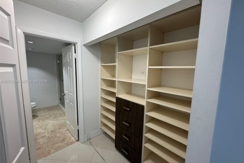 Condominio en venta en Weston, Florida, 2 dormitorios, 102.75 m2 № 2066678 - foto 22