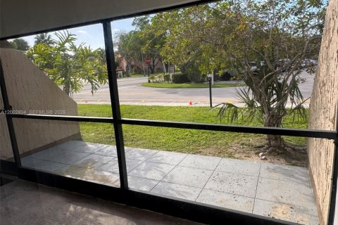 Condominio en venta en Weston, Florida, 2 dormitorios, 102.75 m2 № 2066678 - foto 7