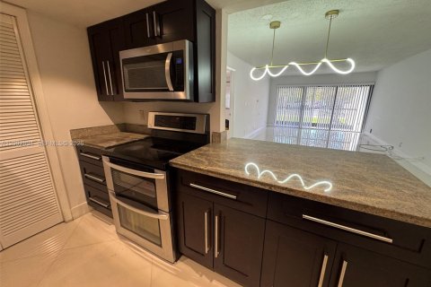 Condominio en venta en Weston, Florida, 2 dormitorios, 102.75 m2 № 2066678 - foto 14