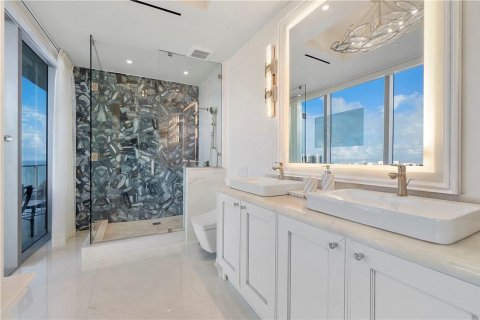Condominio en venta en Fort Lauderdale, Florida, 5 dormitorios, 540.88 m2 № 2181812 - foto 27