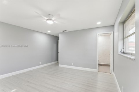 Casa en venta en Tamarac, Florida, 2 dormitorios, 147.44 m2 № 1969001 - foto 18