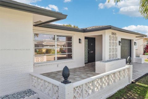 Casa en venta en Tamarac, Florida, 2 dormitorios, 147.44 m2 № 1969001 - foto 2
