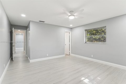 Casa en venta en Tamarac, Florida, 2 dormitorios, 147.44 m2 № 1969001 - foto 17