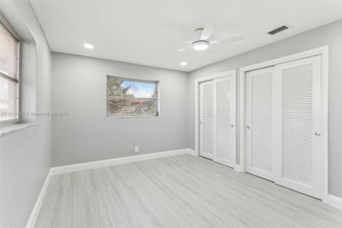 Casa en venta en Tamarac, Florida, 2 dormitorios, 147.44 m2 № 1969001 - foto 12