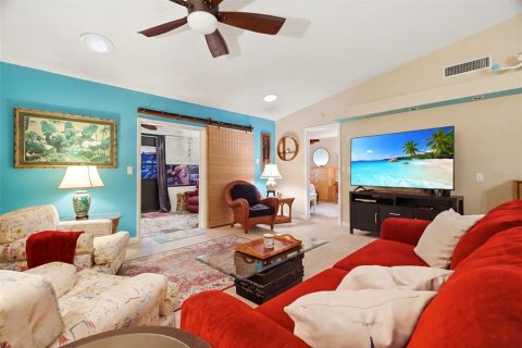 Villa ou maison à louer à Tarpon Springs, Floride: 2 chambres, 122.63 m2 № 2345324 - photo 5