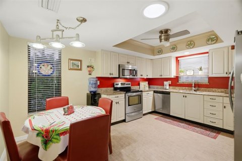 Villa ou maison à louer à Tarpon Springs, Floride: 2 chambres, 122.63 m2 № 2345324 - photo 16