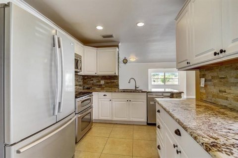 Villa ou maison à louer à Boca Raton, Floride: 3 chambres, 171.78 m2 № 2086197 - photo 4