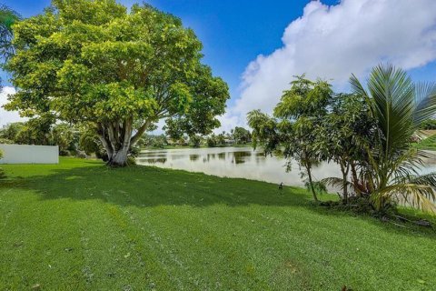 Villa ou maison à louer à Boca Raton, Floride: 3 chambres, 171.78 m2 № 2086197 - photo 14