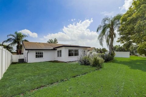 Villa ou maison à louer à Boca Raton, Floride: 3 chambres, 171.78 m2 № 2086197 - photo 15