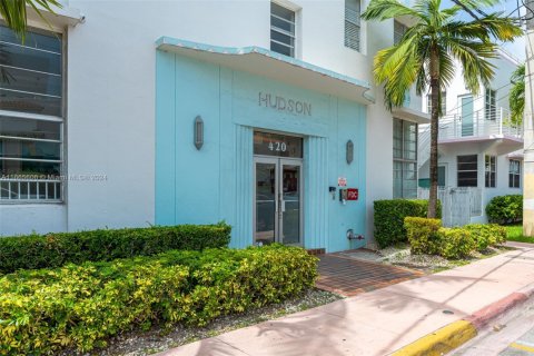 Condo in Miami Beach, Florida, 1 bedroom № 1957351 - photo 22
