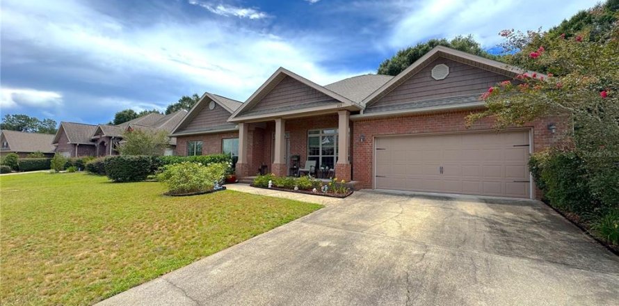 House in Crestview, Florida 5 bedrooms, 311.78 sq.m. № 1840299
