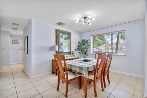 Купить виллу или дом в Майами, Флорида 4 спальни, 153.2м2, № 1968202 - фото 8