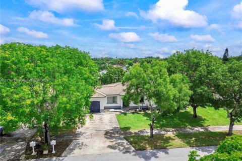 Купить виллу или дом в Майами, Флорида 4 спальни, 153.2м2, № 1968202 - фото 1