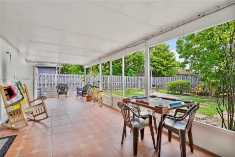 Купить виллу или дом в Майами, Флорида 4 спальни, 153.2м2, № 1968202 - фото 12