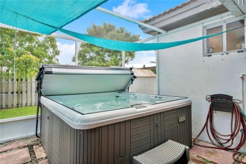 Купить виллу или дом в Майами, Флорида 4 спальни, 153.2м2, № 1968202 - фото 13