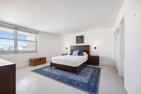 Condo in Bay Harbor Islands, Florida, 1 bedroom  № 1841218 - photo 10